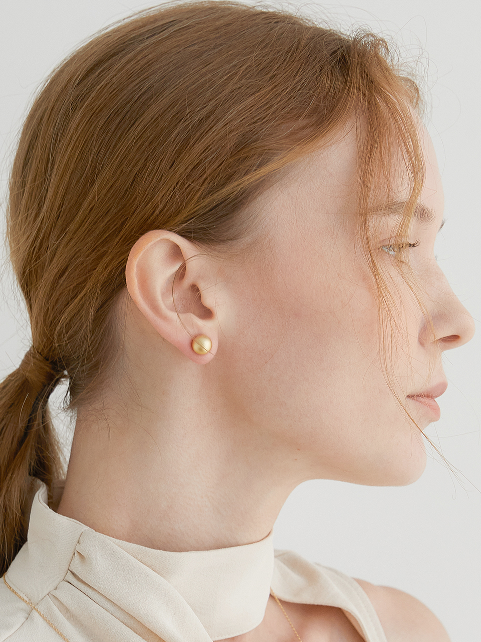 halden Simple Round Earrings_Gold