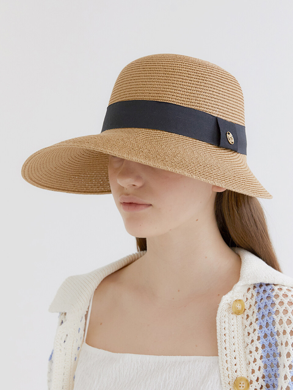 halden Visor Cloche Logo Pendant Raffia Cap_Beige