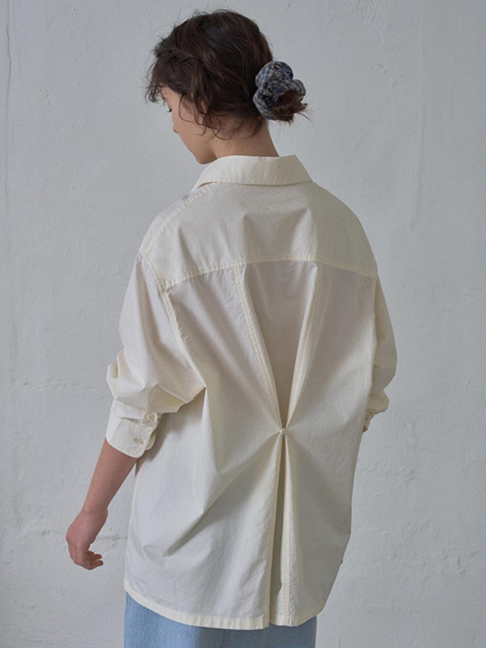HANE Back Gather Button Shirt [Ivory]