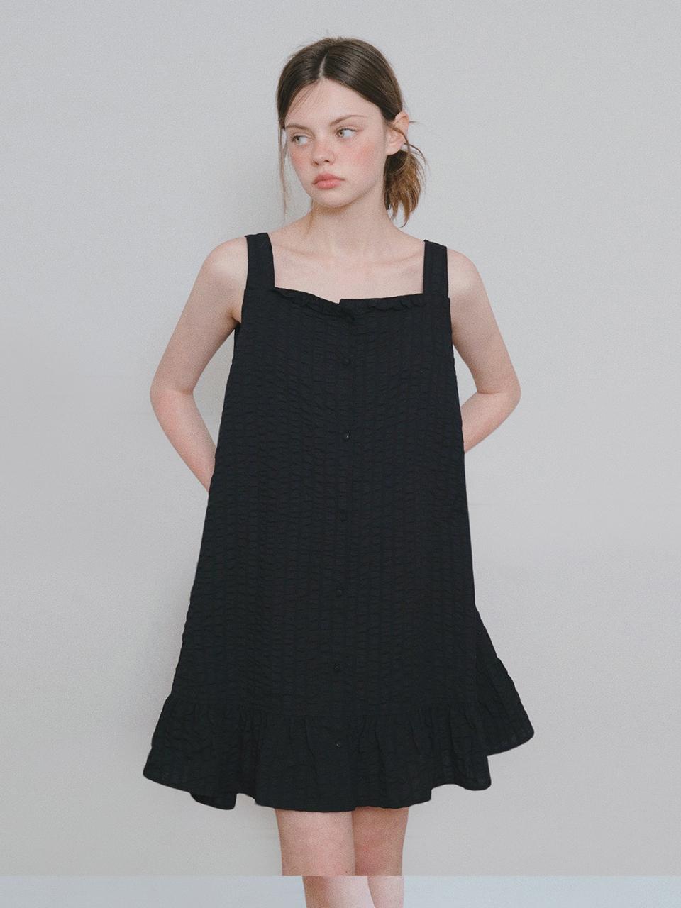 HANE Crinkle Tiered Volume Dress [Black Foam]