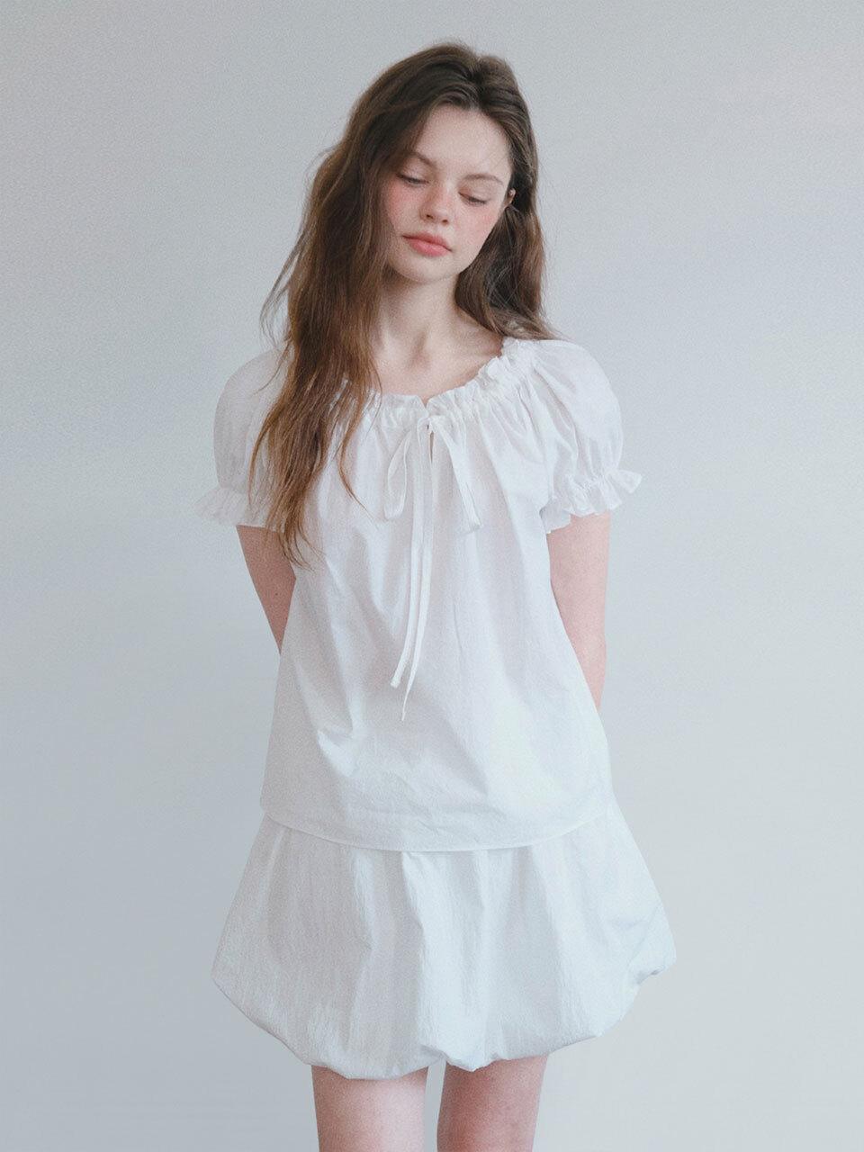 HANE Off-shoulder Strap Blouse [WHITE]