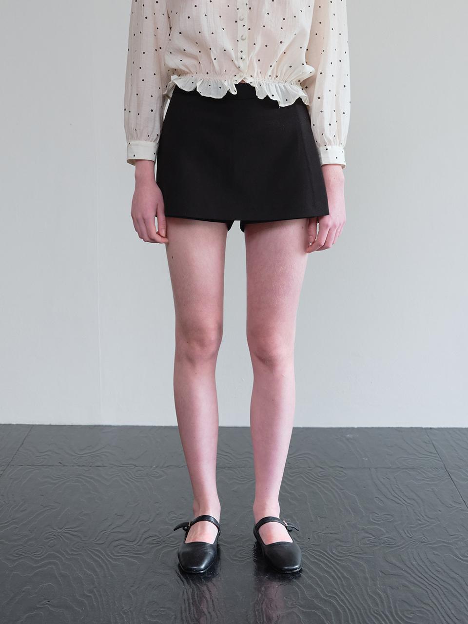 HANE Overlap Skirt Pants [Black]
