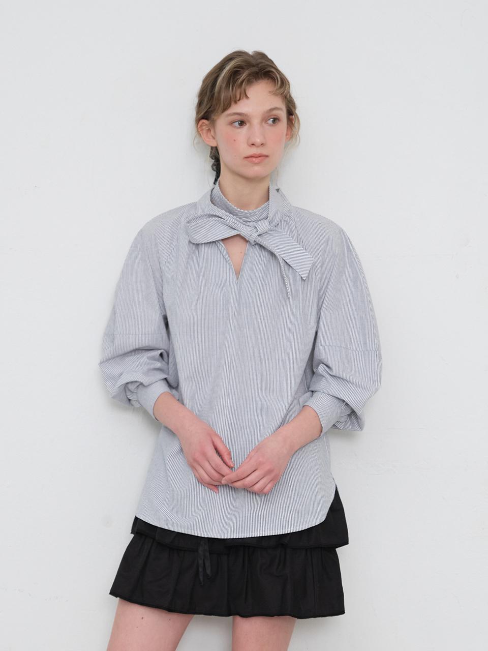 HANE Tie Balloon Stripe Blouse