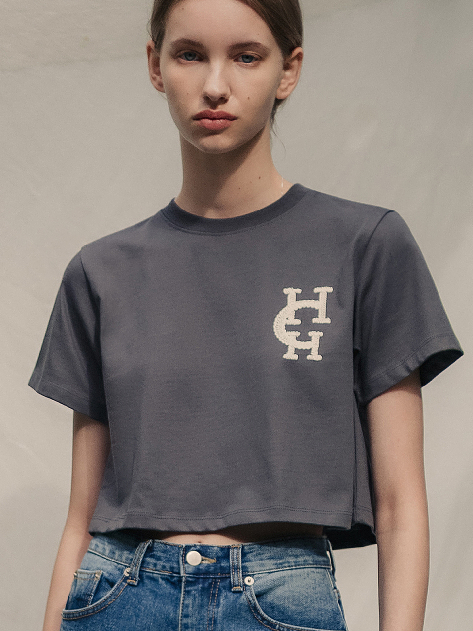 hardcore happiness HCH Embroidery Crop Shirt_Charcoal