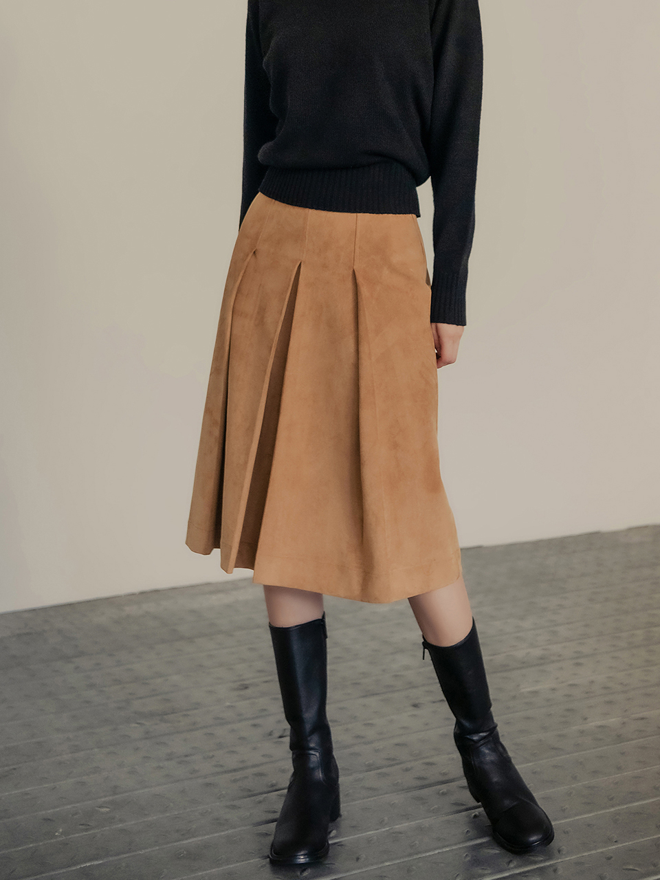 hardcore happiness Suede Pleated Skirt