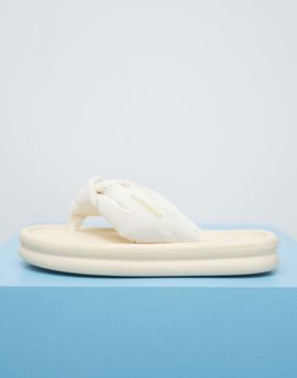 Havaianas Havaianas overpuff boho flip flops in buttercream-White