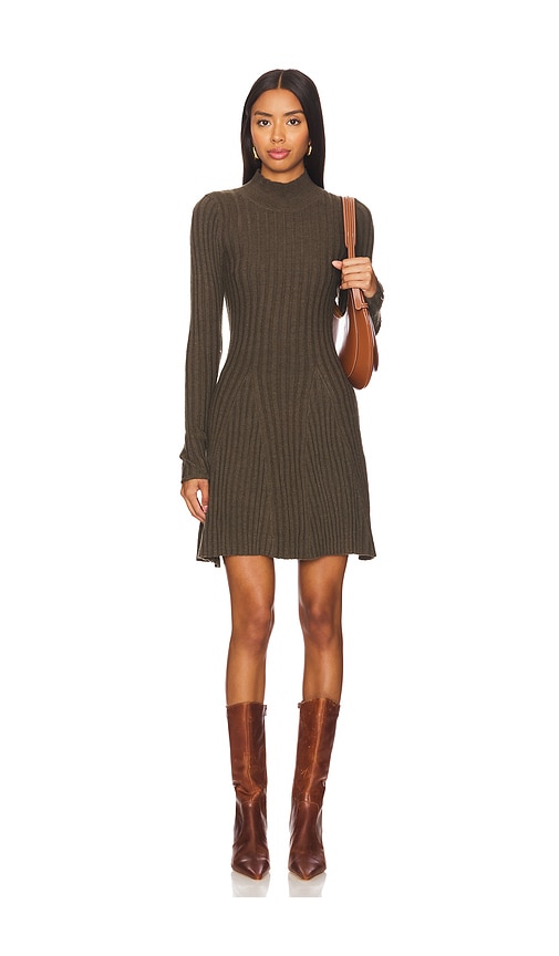 white dress leather jacket Louise Roe Wearing Sweater And Ankle Boots 1 LowStock:43292757524531