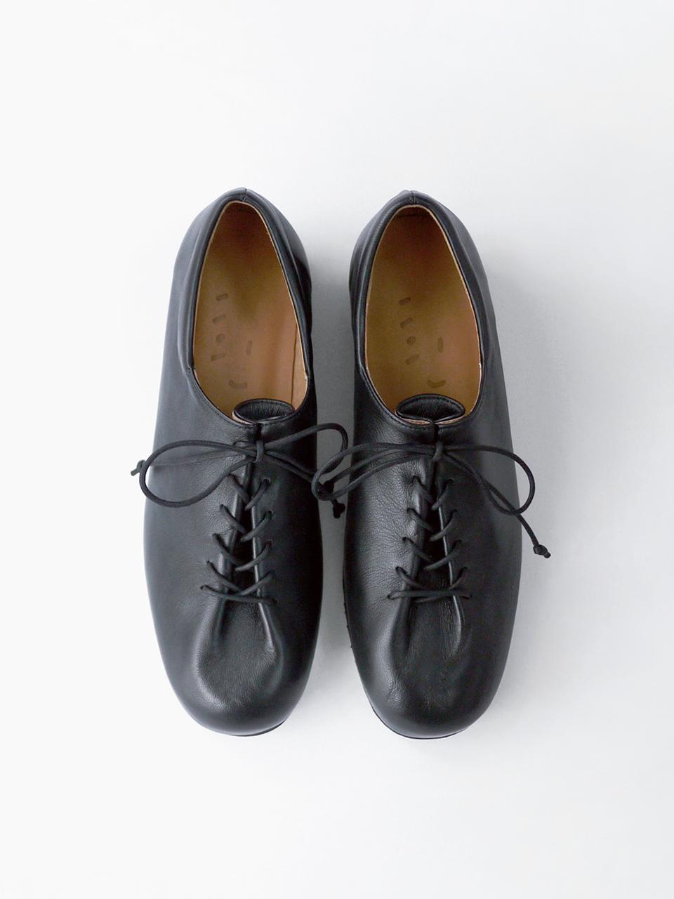 heenn Folded Derby Shoes . Black