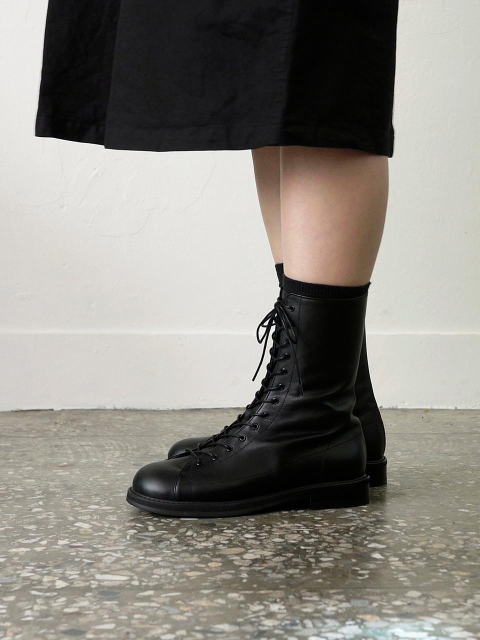 heenn Mid Boots . Black