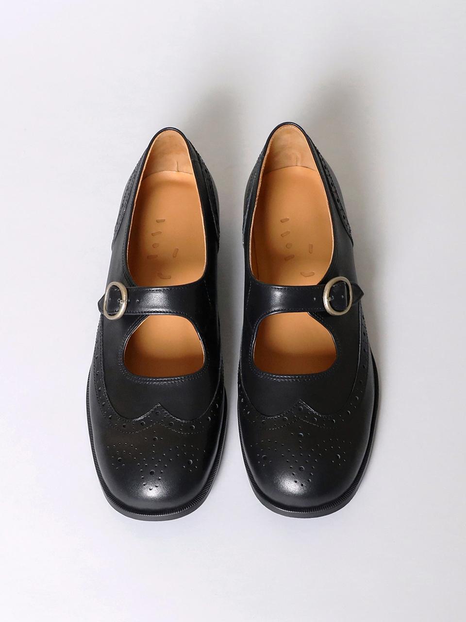 heenn Wingtip Brogue Mary Jane . Black