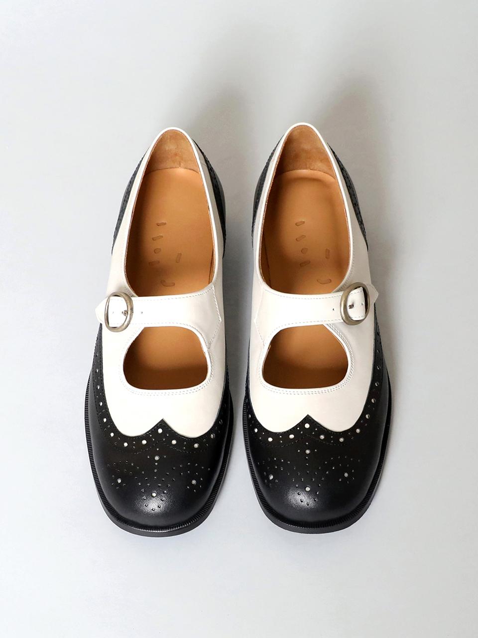 heenn Wingtip Brogue Mary Jane . Black & White