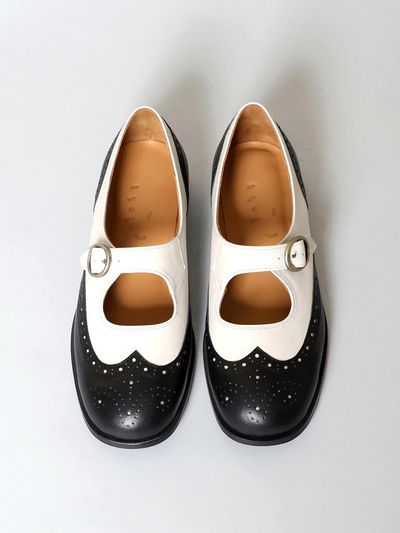 heenn Wingtip Brogue Mary Jane . Black & White