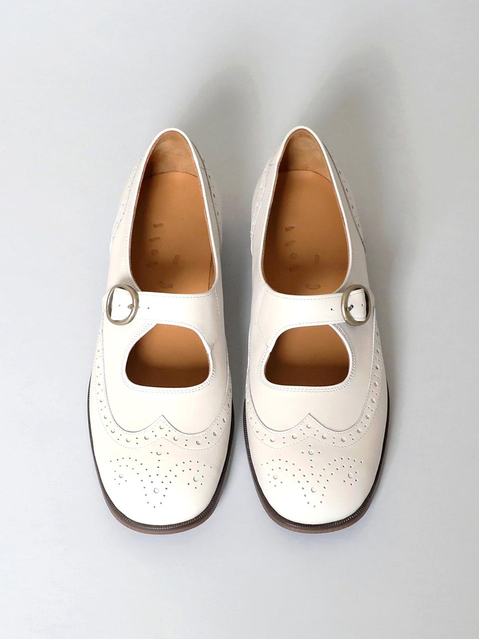 heenn Wingtip Brogue Mary Jane . White