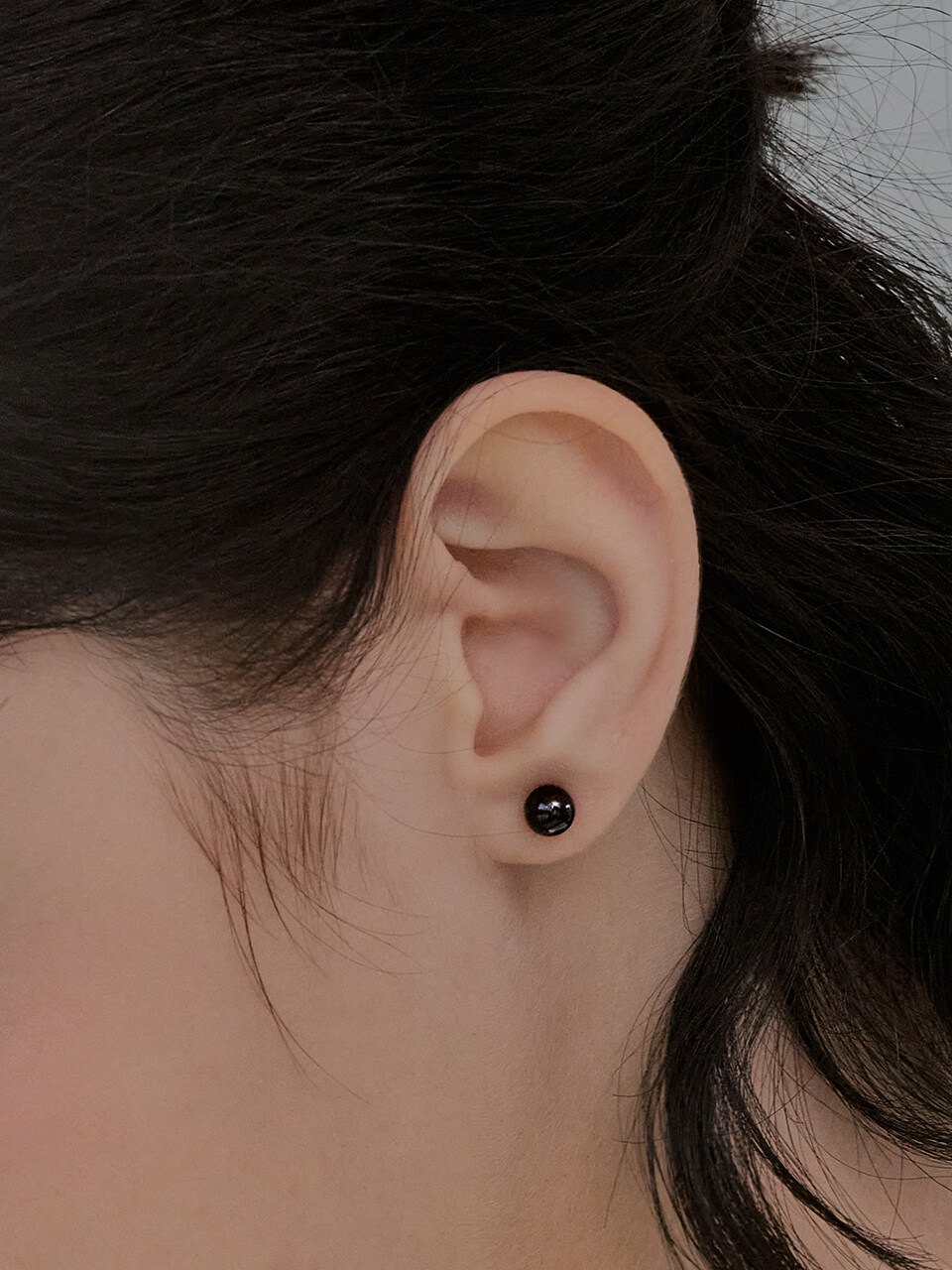 Hei Onyx Ball Earrings