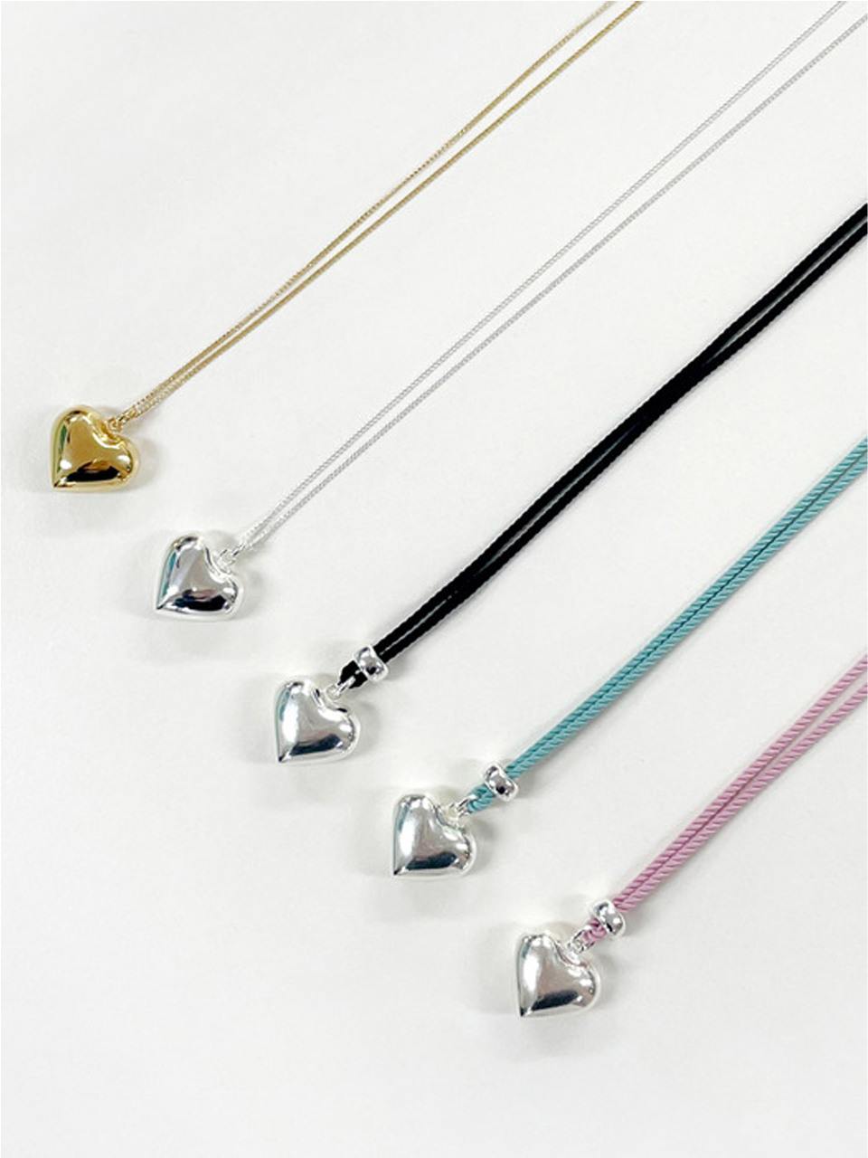Hei Pounding Volume Heart Necklace