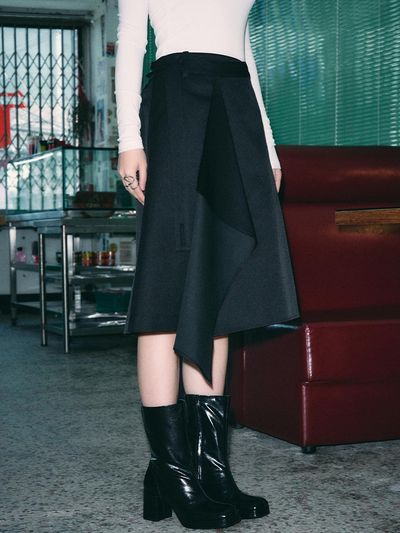 HELENE PARIS Unbalanced Flare A-line Midi Skirt [Black]