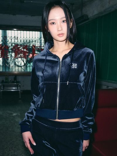 HELENE PARIS Velour Semi-Cropped Slim-Fit Hoodie [Beige Blue]