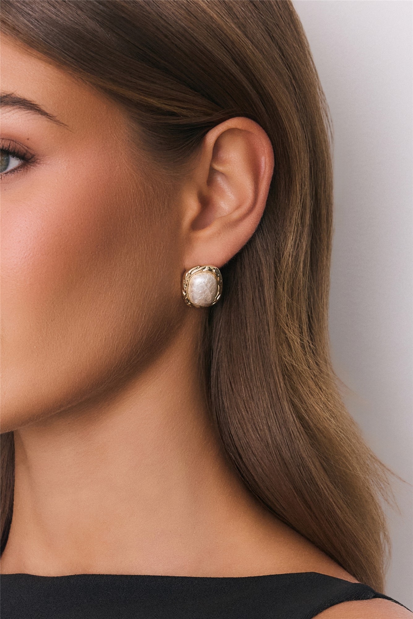 Hello Molly Jewels Lover Earrings Gold