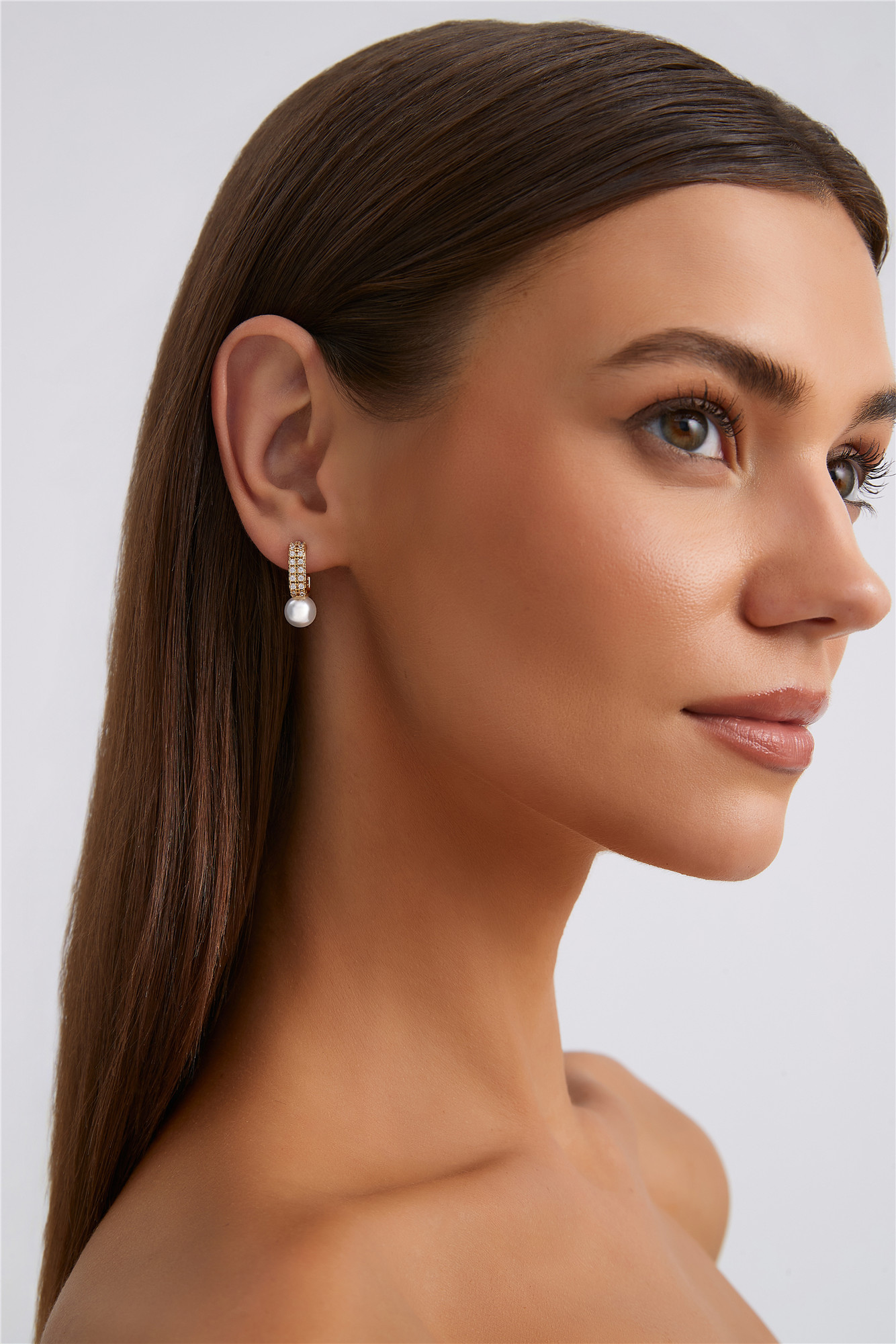 Hello Molly She Is Me Earrings Gold