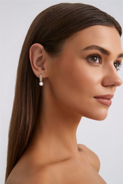 Hello Molly She Is Me Earrings Gold