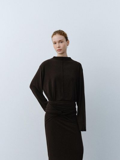 HESS Half-neck Wool Embroidered Top [Brown]