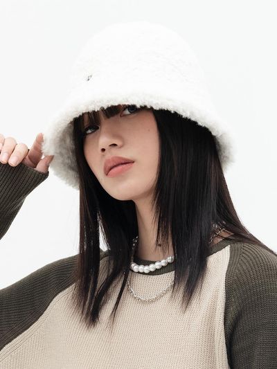 HIGHSCHOOLDISCO Borrego Badge Bucket Hat_White