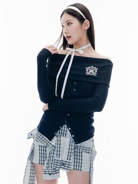 HIGHSCHOOLDISCO Off-Shoulder Tiara Knit Sweater [Navy]