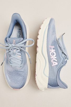 HOKA® Arahi 9 GLM Sneakers