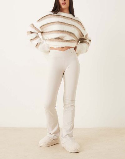 Hollister Gilly Hicks v waist flare pants in gray