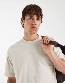 Hollister Hollister chest logo T-shirt in beige-Neutral