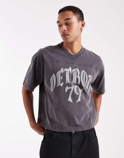 Hollister Hollister heavyweight football style graphic t-shirt in washed black