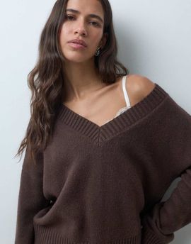 Hollister Hollister knitted v neck sweater in brown
