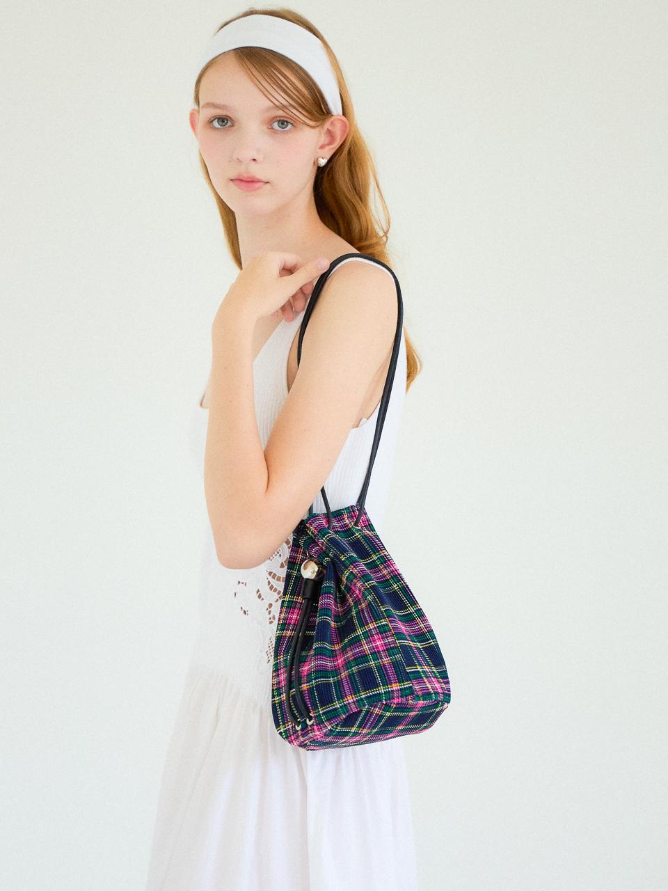 HOLLY LOVES LOVE Folds Bag_Navy Check