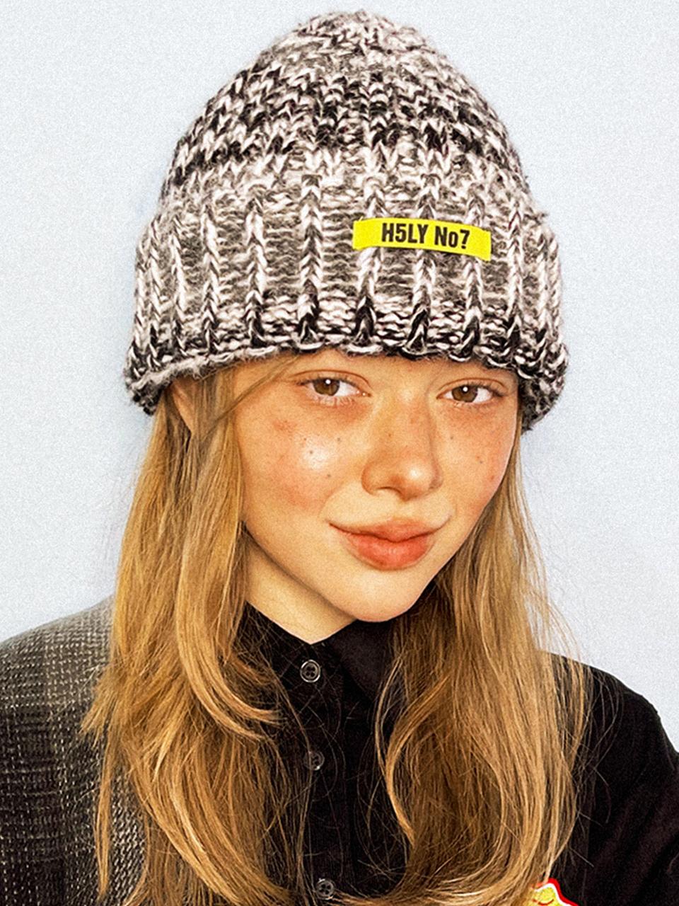 HOLY NUMBER 7 ALPACA SNOWMAN BEANIE [BLACK & GREY]