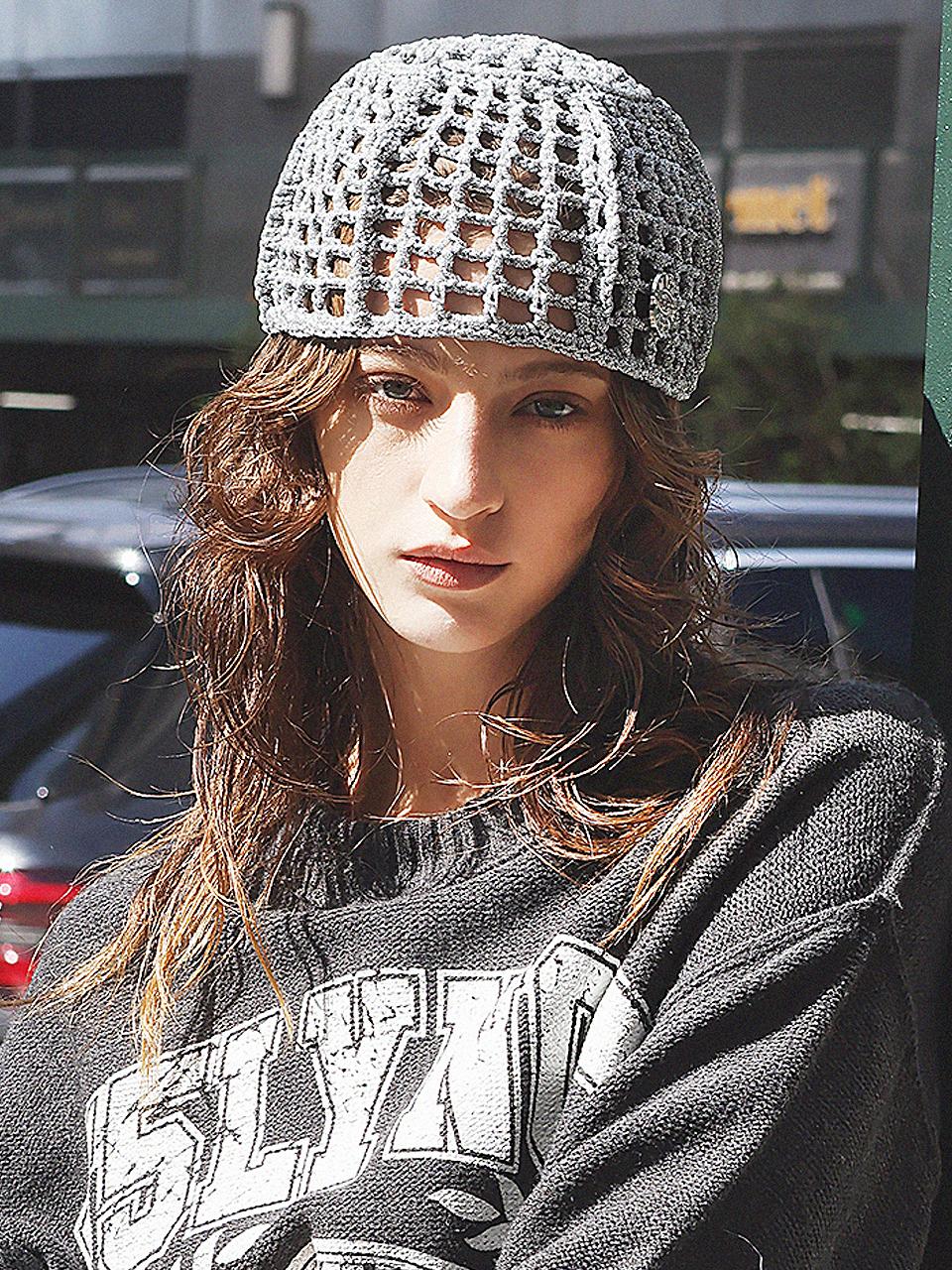 HOLY NUMBER 7 HANDMADE KNITTED NET BEANIE [SILVER]
