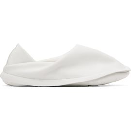 HOMME PLISSÉ ISSEY MIYAKE HOMME PLISSÉ ISSEY MIYAKE Off-White Camper Edition Peu Form Loafers