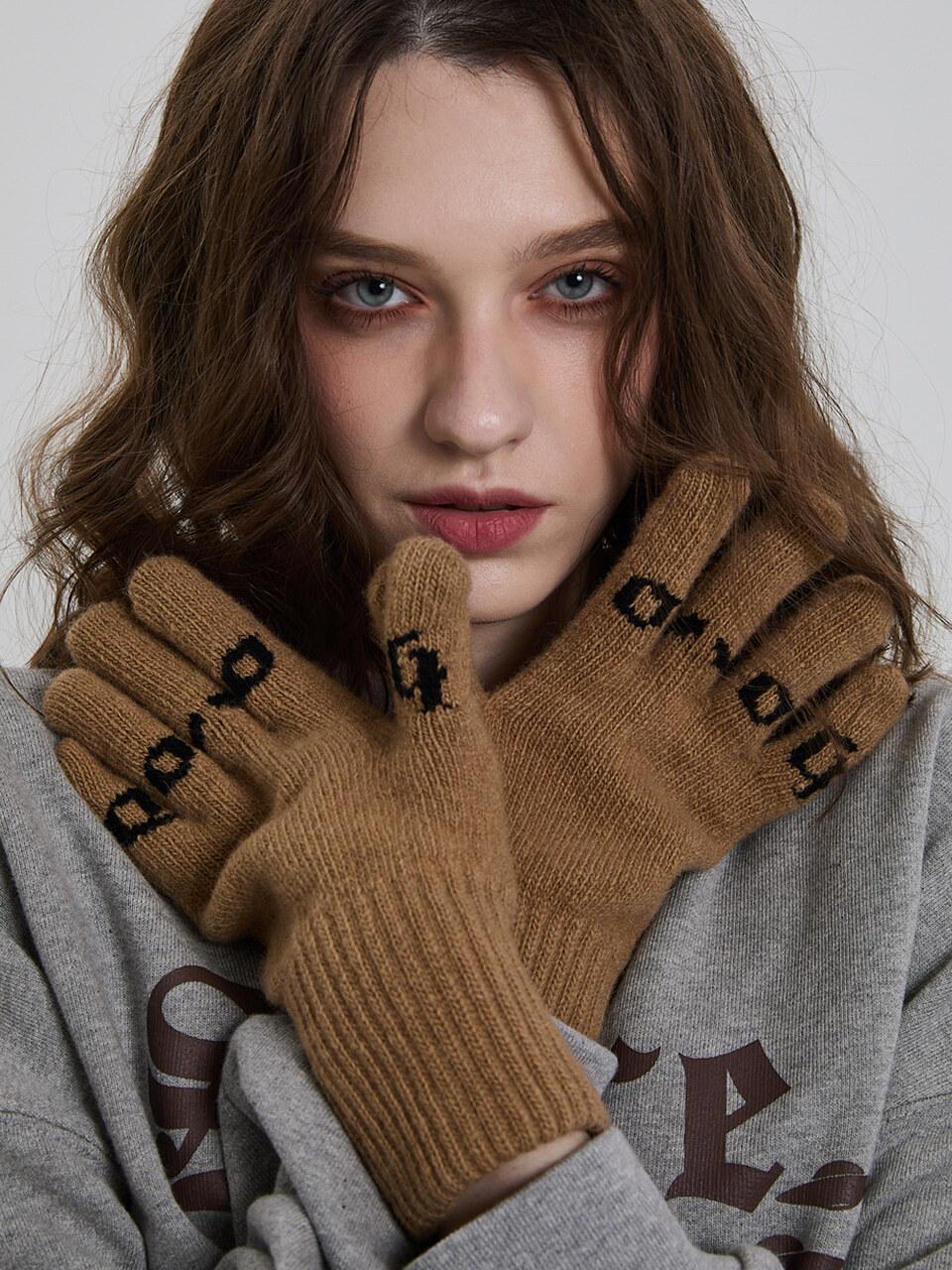 HOODHOOD Wool Blend Tattoo Graphic Knit Gloves [Beige]