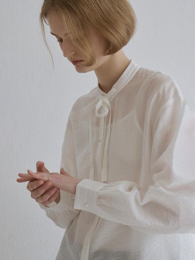 HUNCH Round-neck Tie Polyester Lightweight Blouse [Beige]