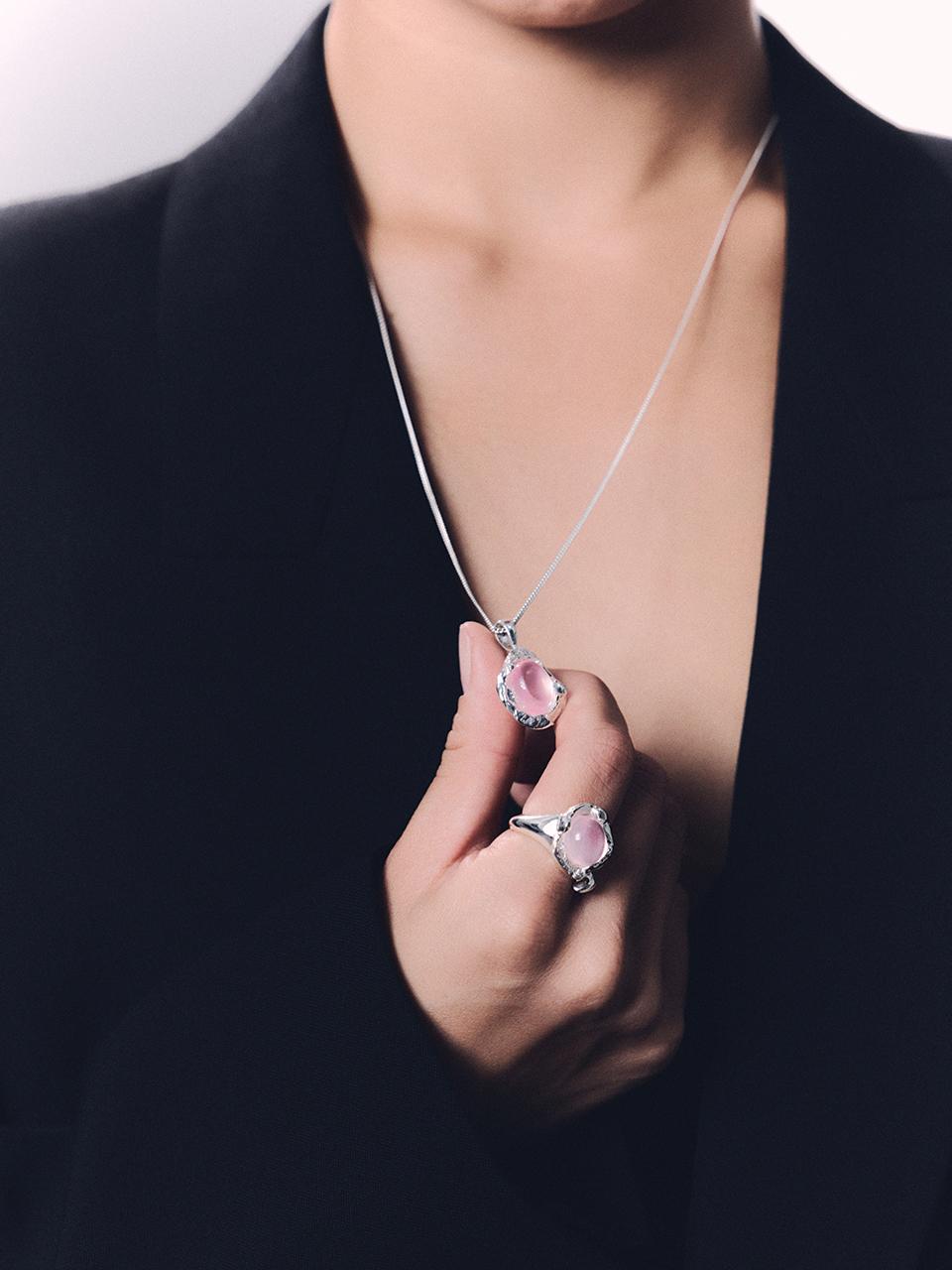 Hustad Sterling Silver Natural Handcrafted Rose Quartz Necklace [Pink] (235)