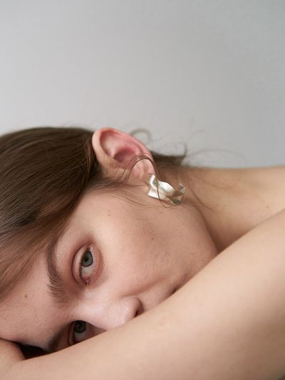 HYEON.K Hyeonk Leaf Hoop Earring