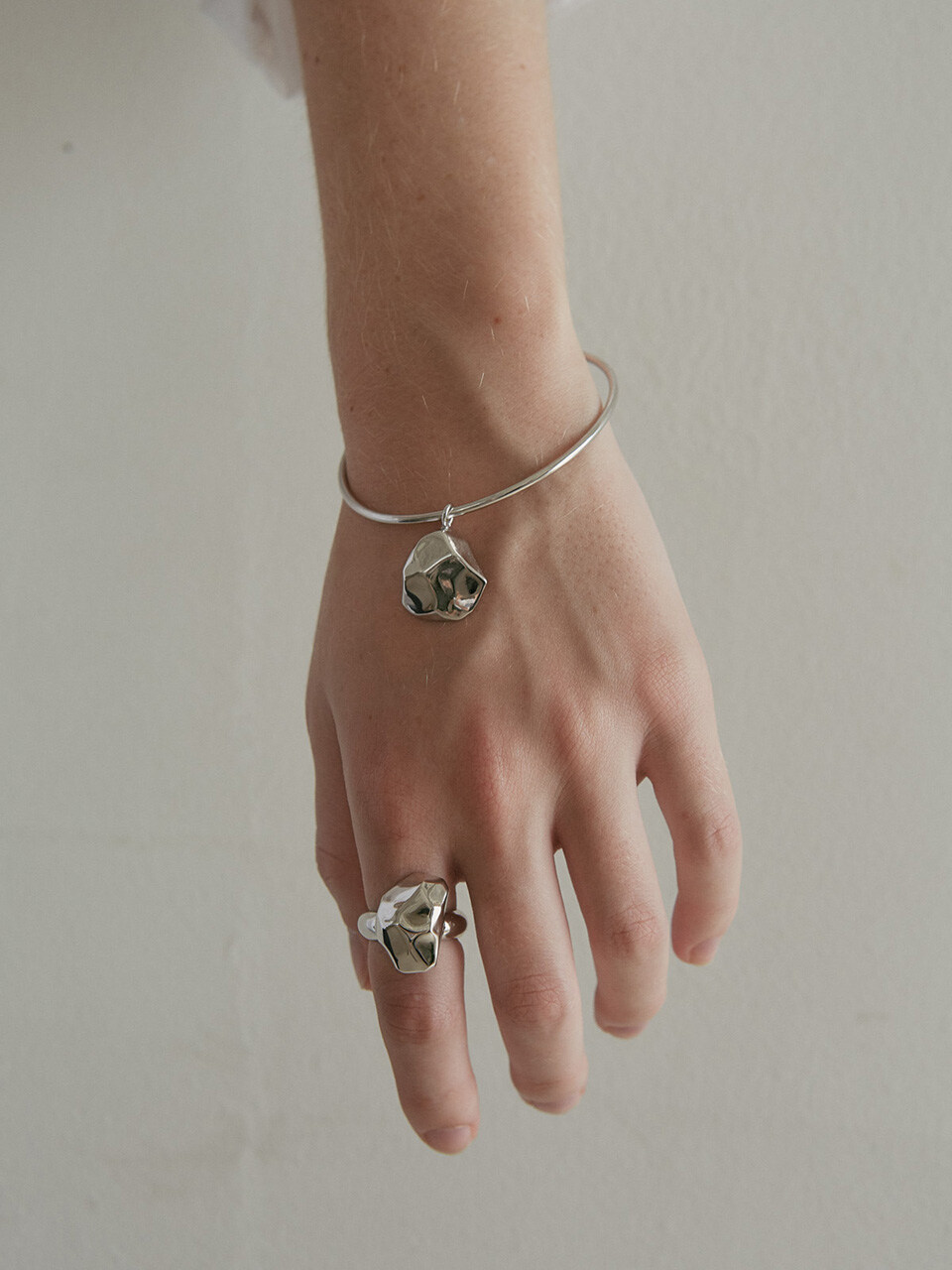 HYEON.K Stone Bracelet