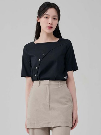 HYEYEONG KIM Button Semi-Cropped Short Sleeved Blouse [Black]