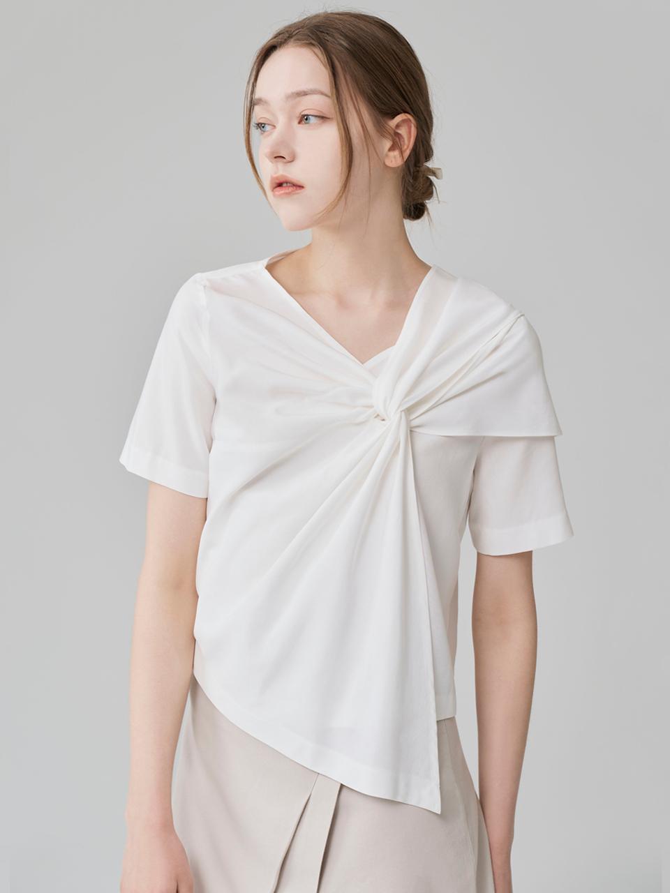 HYEYEONG KIM Silk Interlaced Short Sleeved Blouse [Beige]