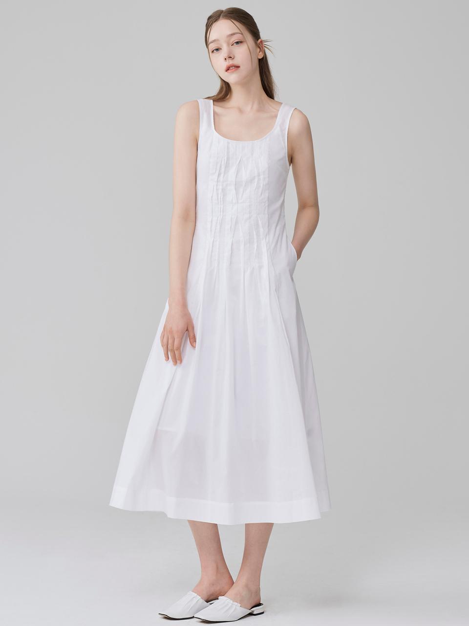 HYEYEONG KIM Smocking Sleeveless A-line Maxi Dress [Beige]