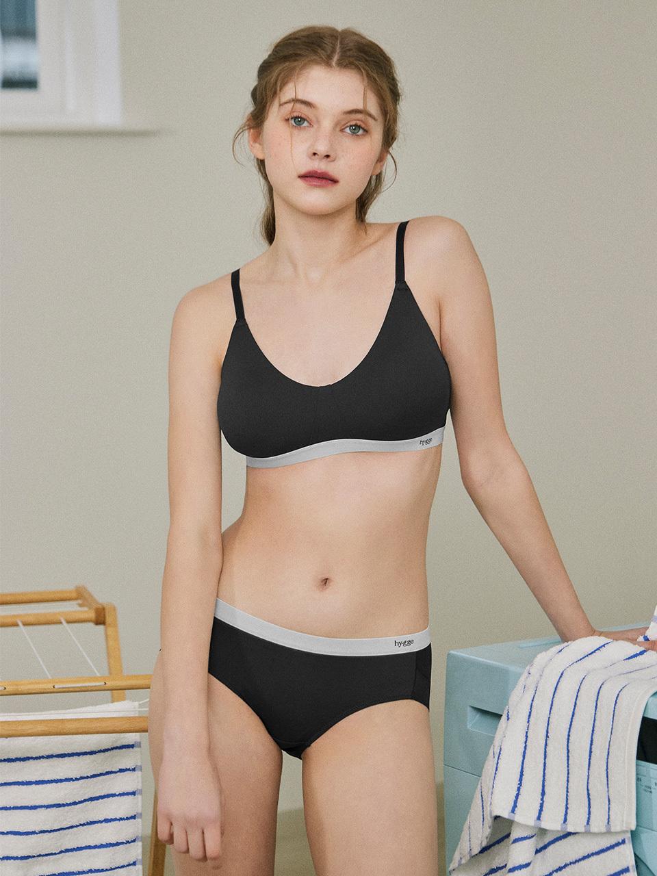 HYGGE UNDERWEAR Adjustable Lightweight Bralette and Panty Set [Black]