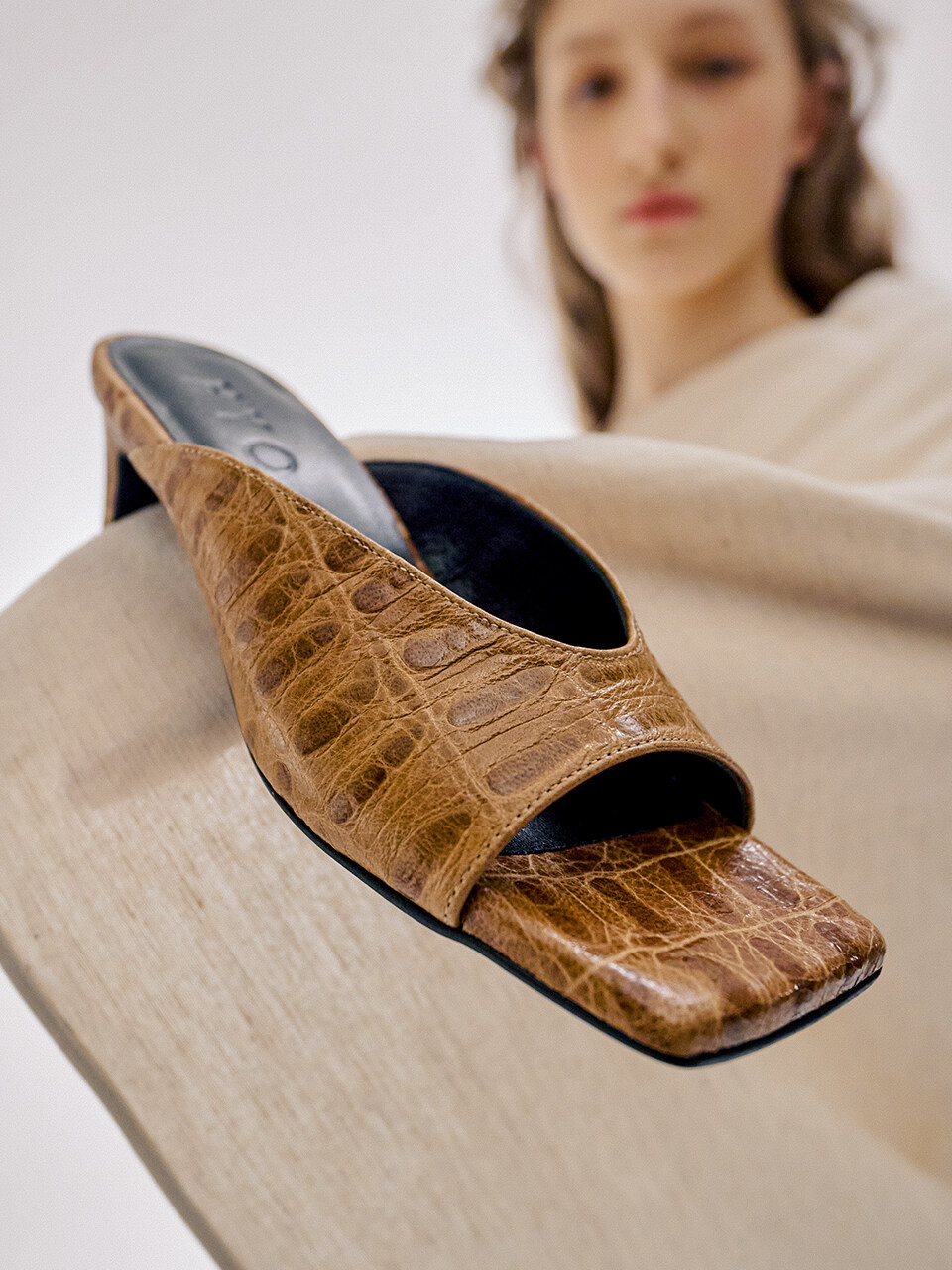 HYOON Marv Mule