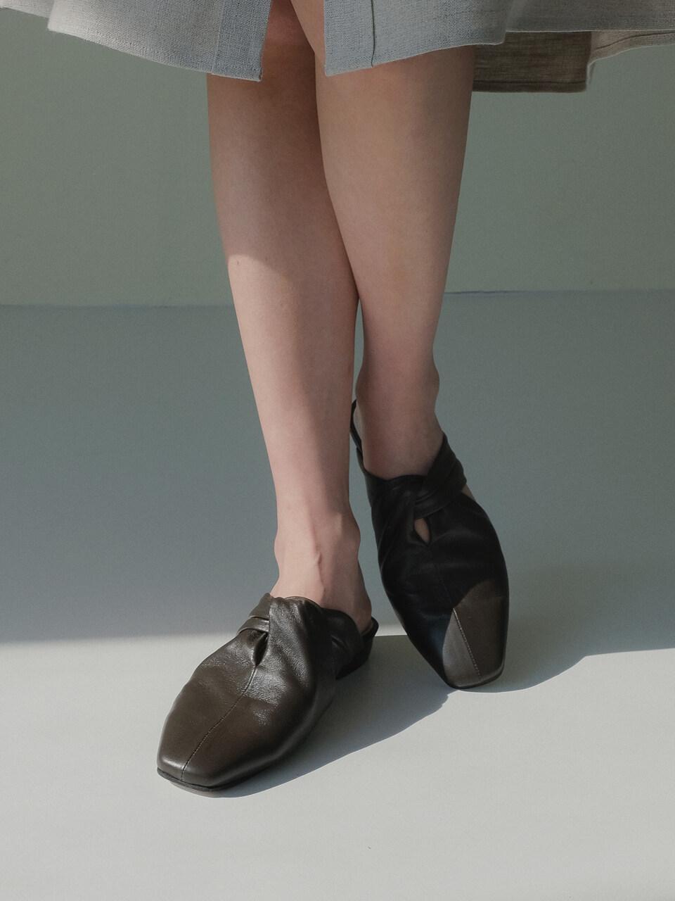 HYOON Mazal Mules Ebony