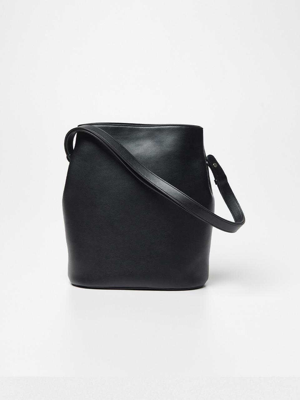 i BAG your Pardon. Leather Clover Bucket Bag [Black]