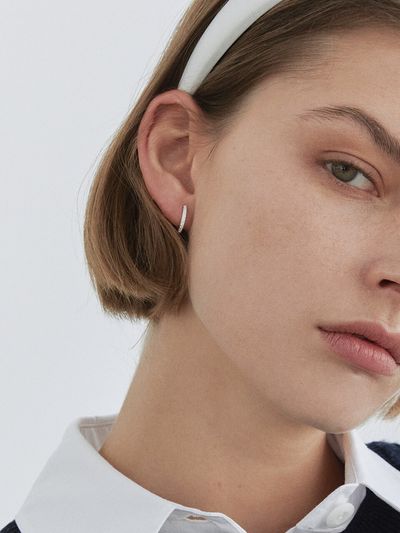Ihr [925 Silver] One-Touch Crystal Earrings