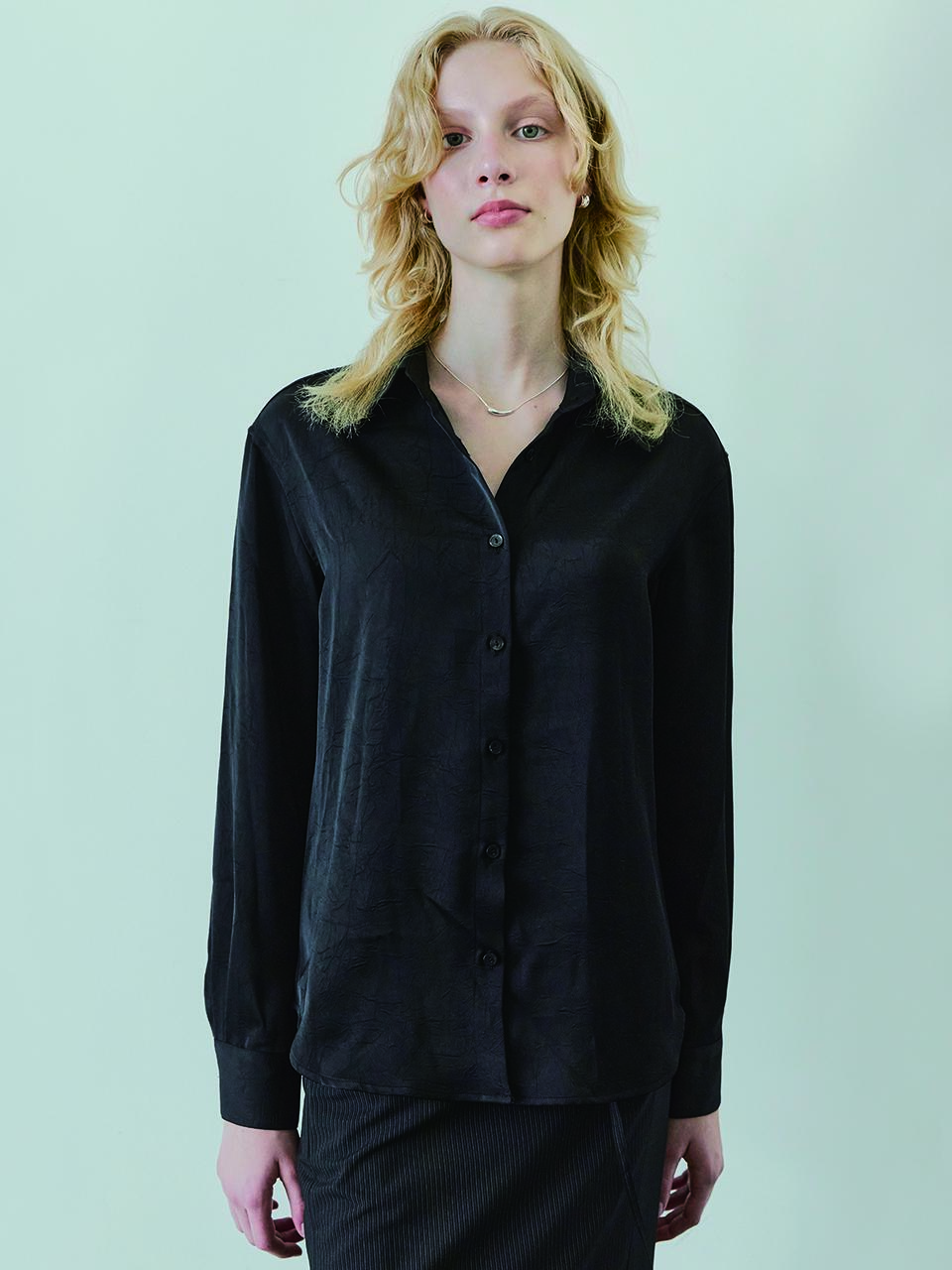 Ihr BASIC SATIN SHIRTS / BLACK